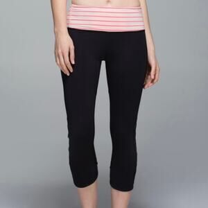 Lululemon | Var-City Cropped Capri Black Leggings Pink Striped Waistband Size 4